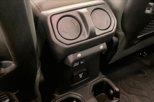 Used 2025 Green Jeep Mojave image 9