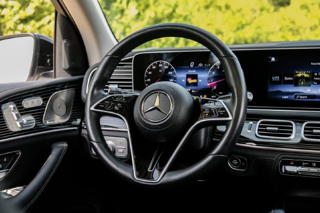 Used 2024 White Mercedes-Benz GLE 580 image 19