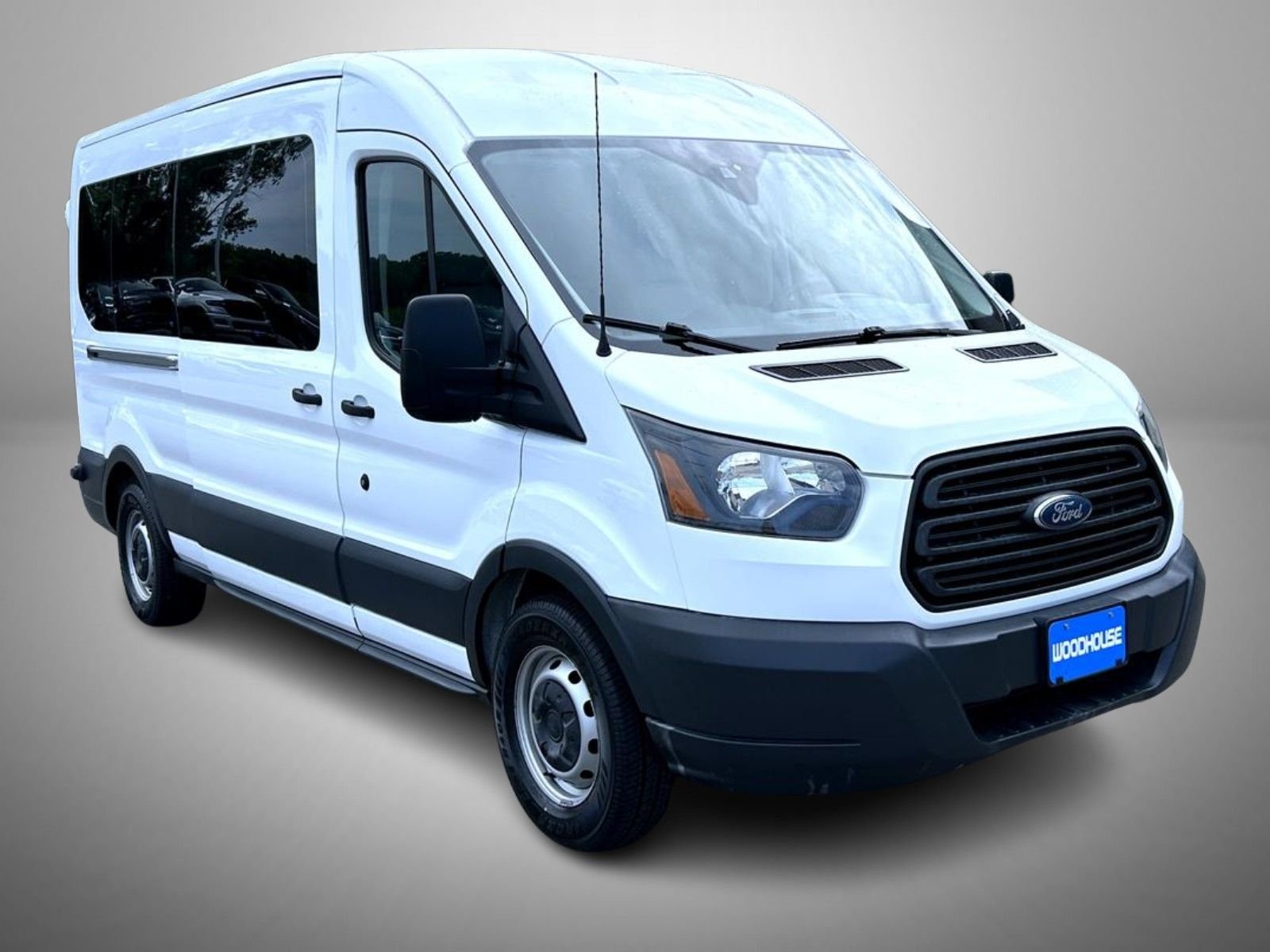 Used 2018 White Ford XL image 3
