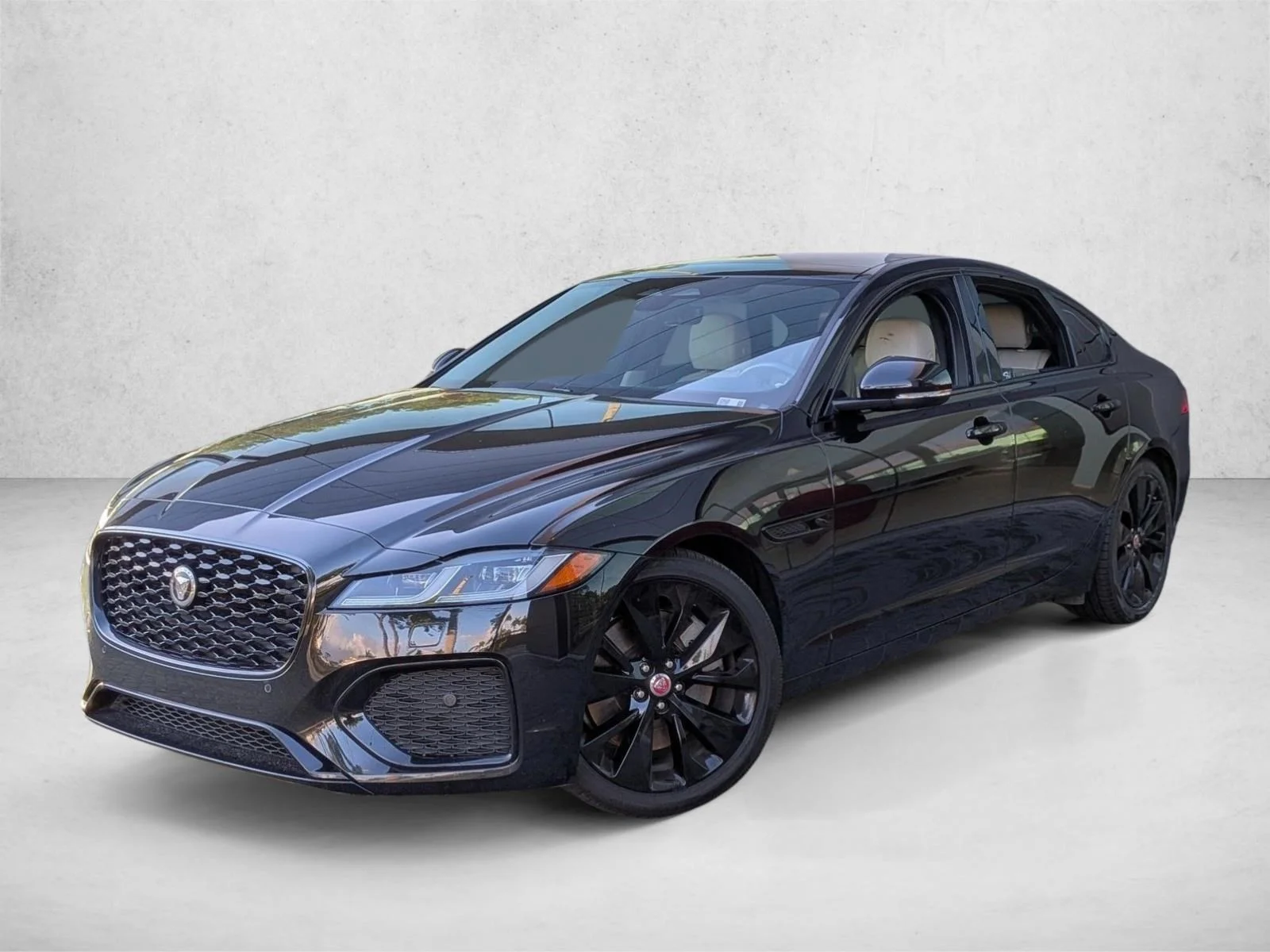 Pre-Owned 2022 Jaguar XF SE 4dr Car in West Palm Beach #NCY90830