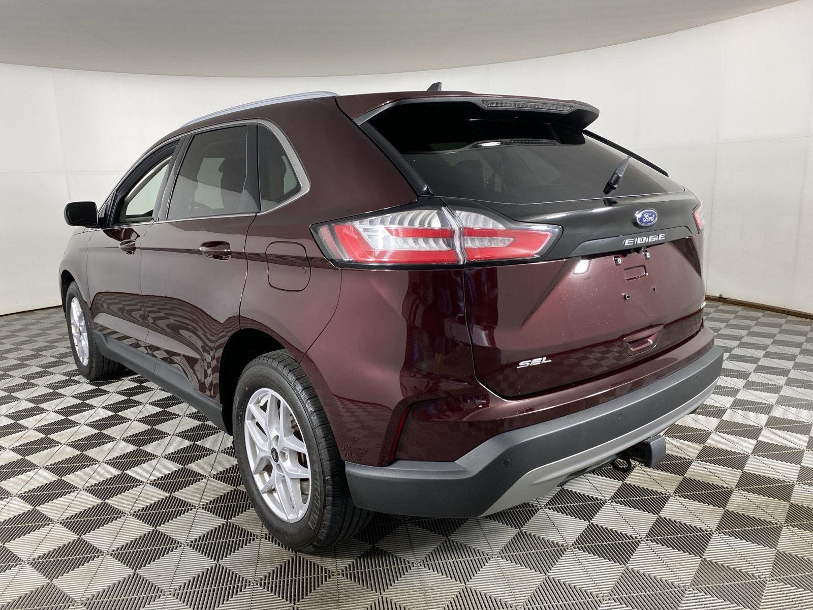 Used 2024 Burgundy Velvet Metallic Tinted Clearcoat Ford SEL image 8