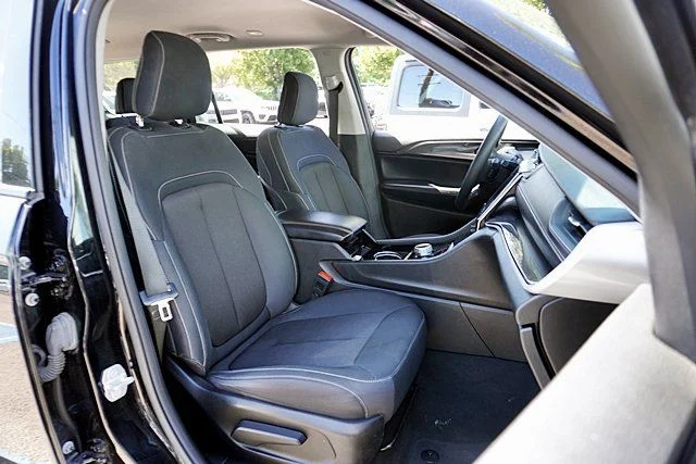 Used 2023 Black Jeep Laredo image 11