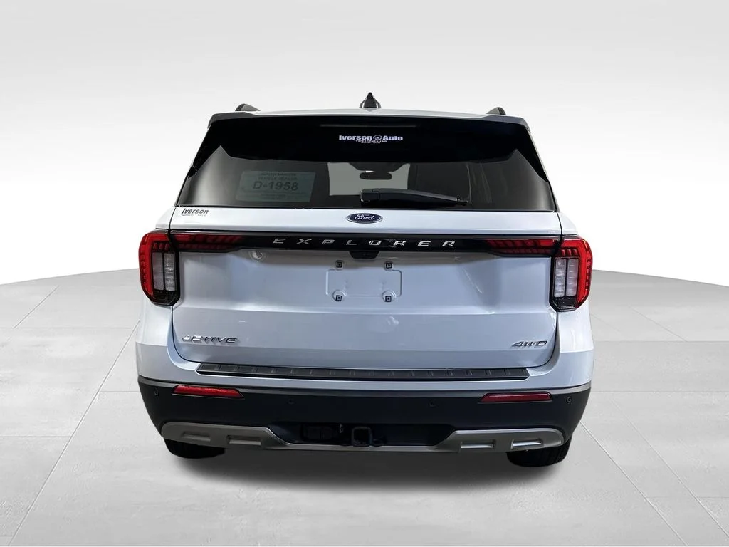 2026 Ford Explorer Active - Photo 8