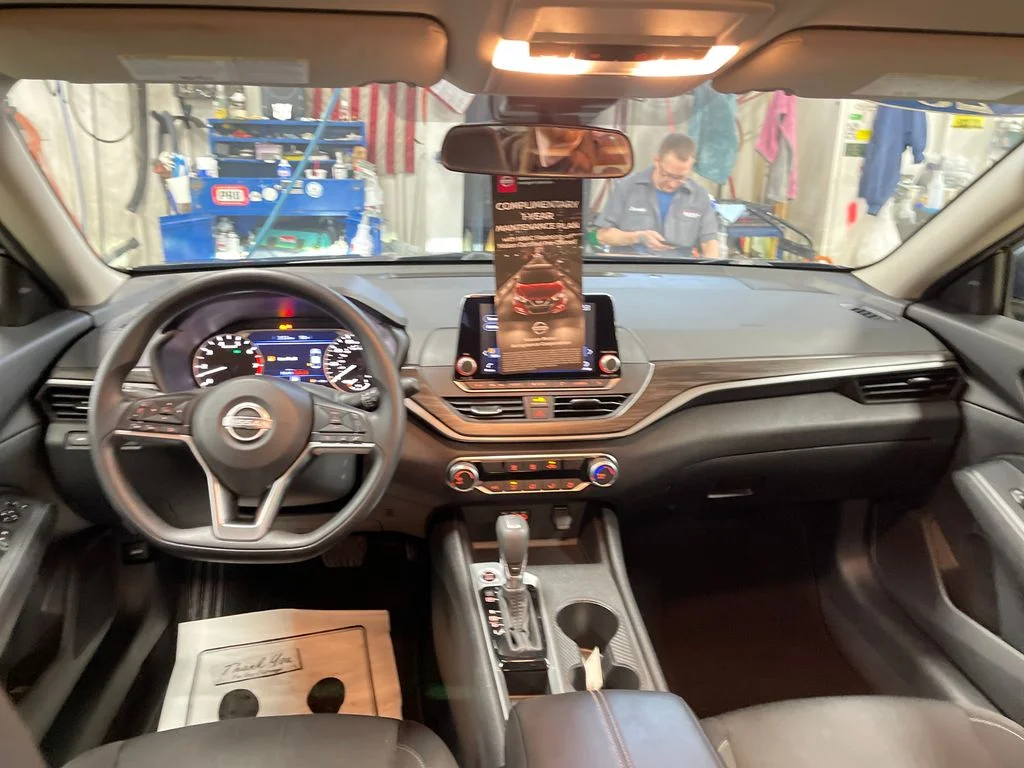 Used 2025 Black Nissan 2.5 SV image 21