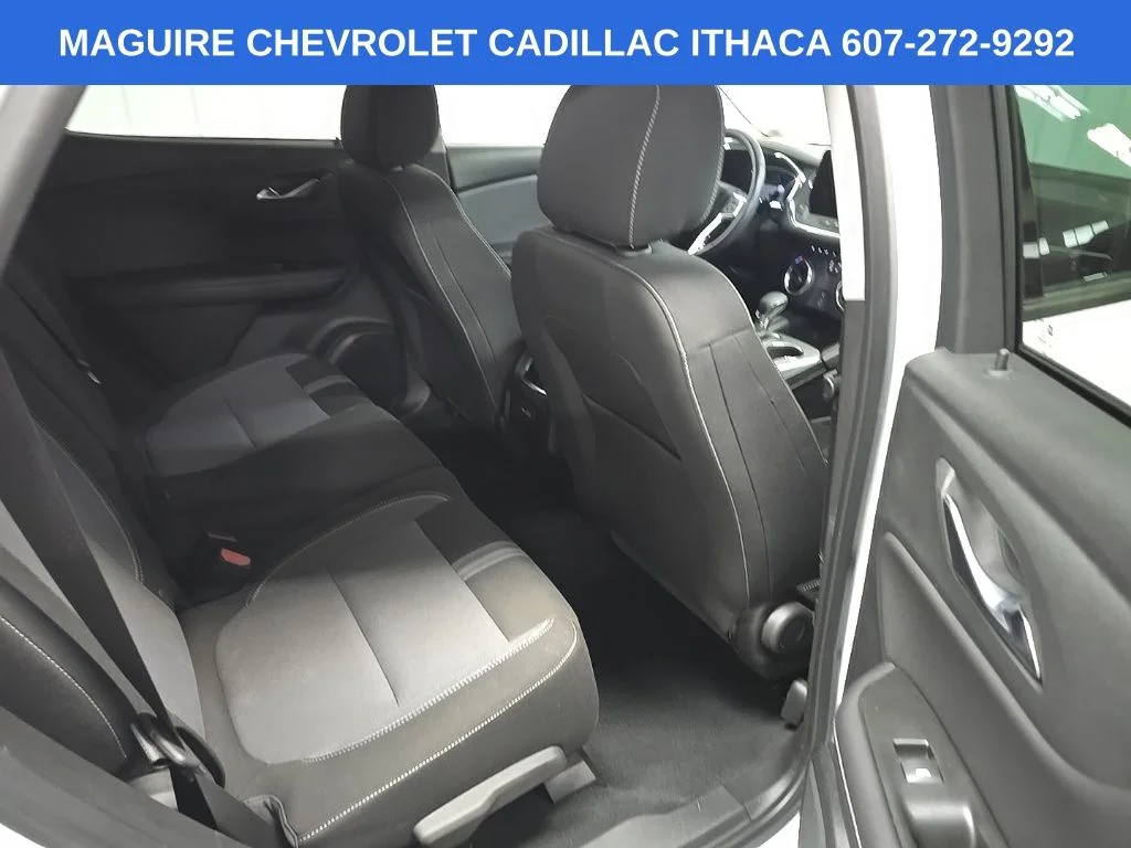Used 2023 White Chevrolet LT image 17