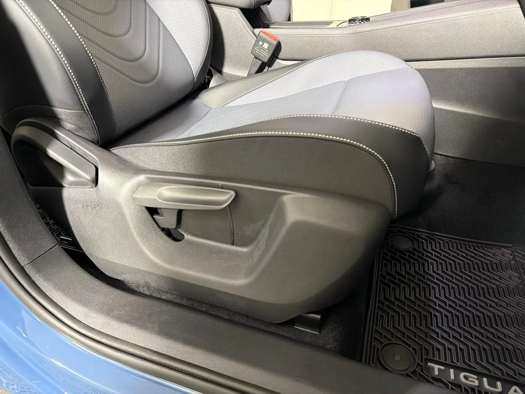 New 2026 Blue Volkswagen 2.0T SE image 24
