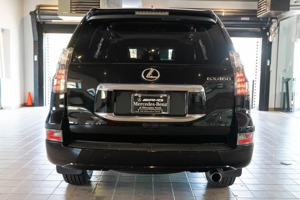 Used 2022 Black Lexus 460 image 7