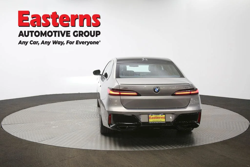 Used 2023 Gray BMW 760i xDrive image 40