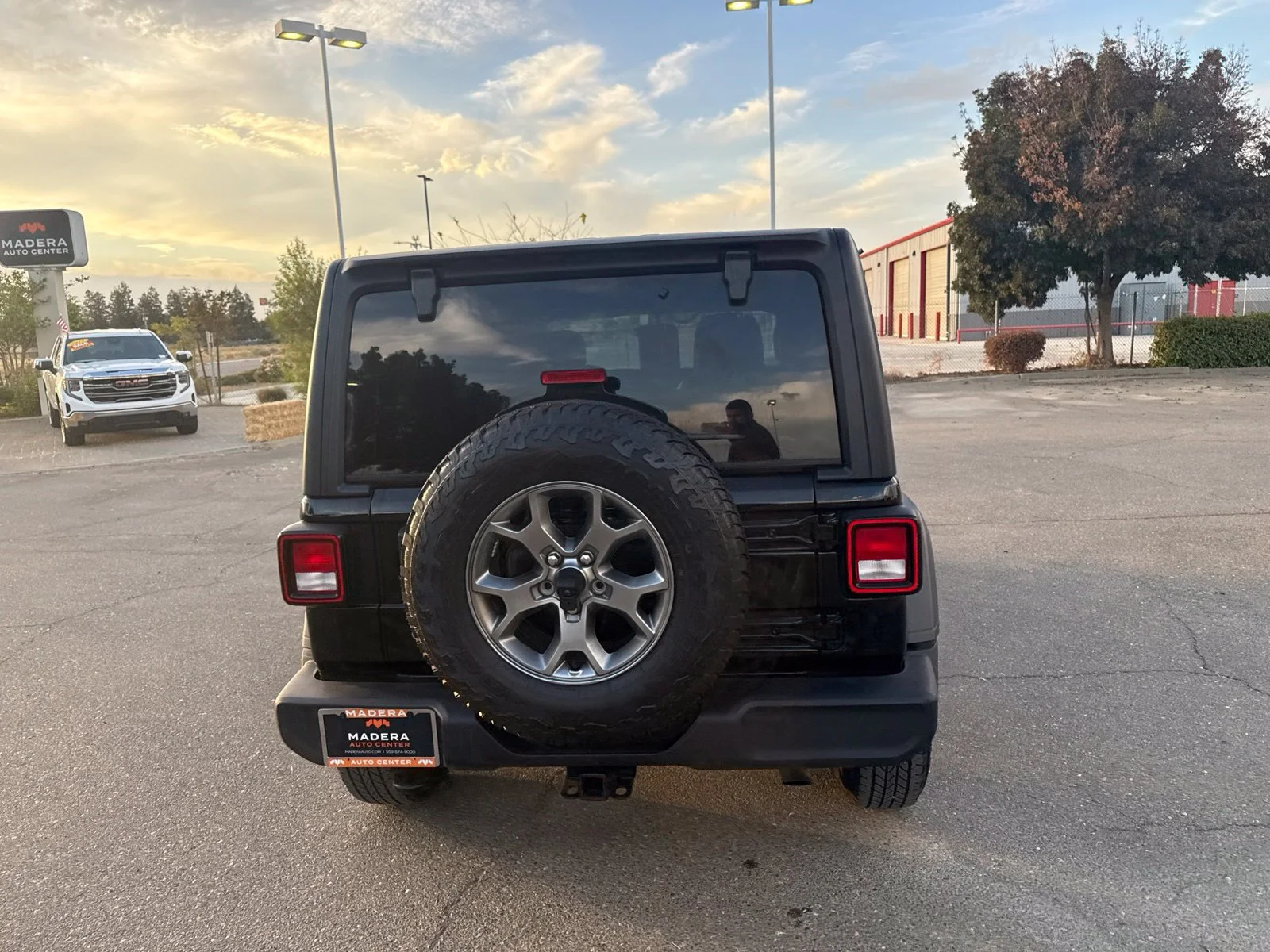 Used 2020 Black Jeep Unlimited Sport image 5
