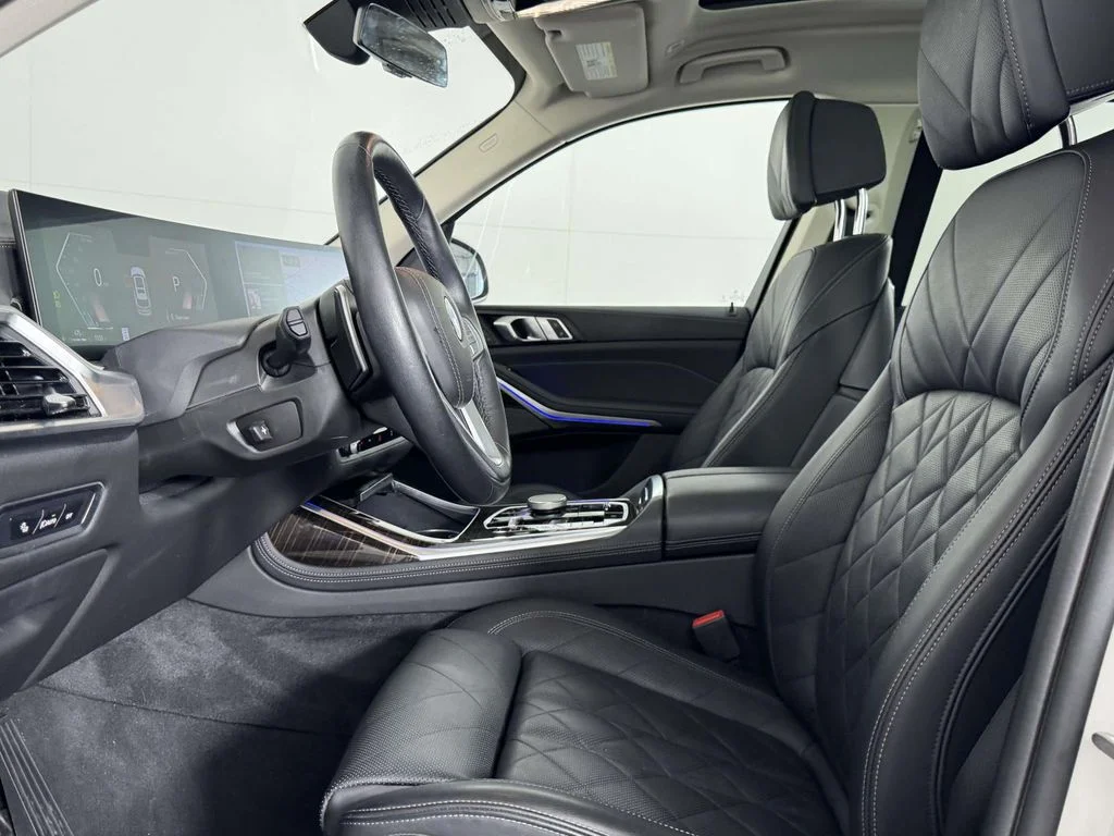 Certified Used 2024 White BMW xDrive40i image 4