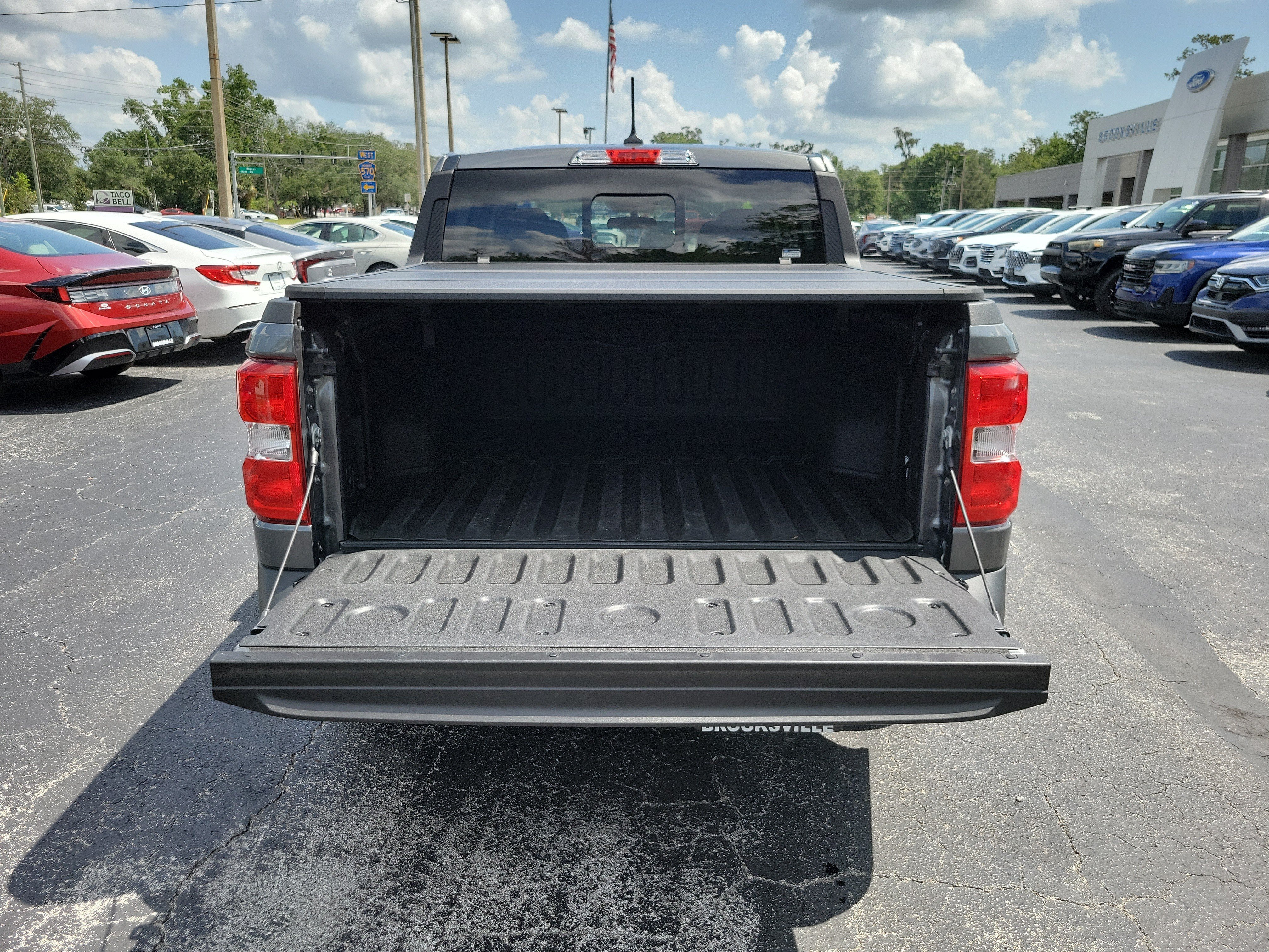 Used 2024 Gray Metallic Ford LARIAT image 23