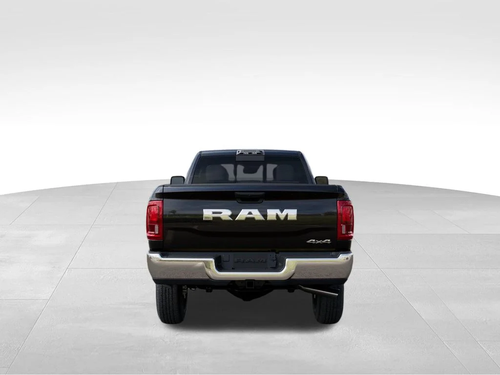 New 2026 Diamond Black Crystal Pearl-Coat Exterior Paint RAM Tradesman image 8