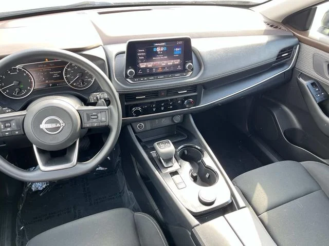 Used 2023 White Nissan S image 13