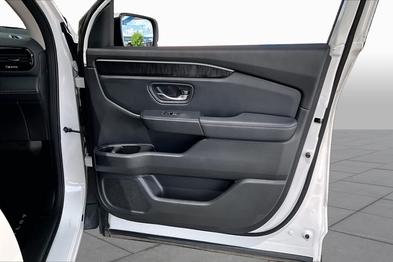 2023 Honda Pilot Elite - Photo 23