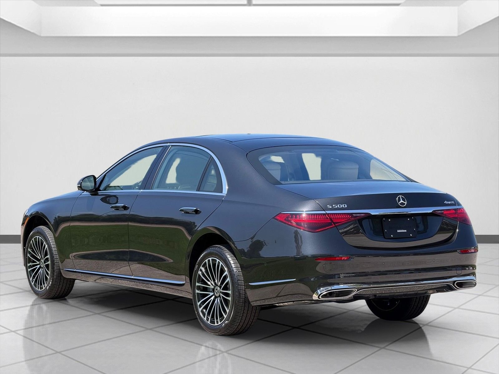 New 2026 Graphite Grey Metallic Mercedes-Benz S 500 image 4