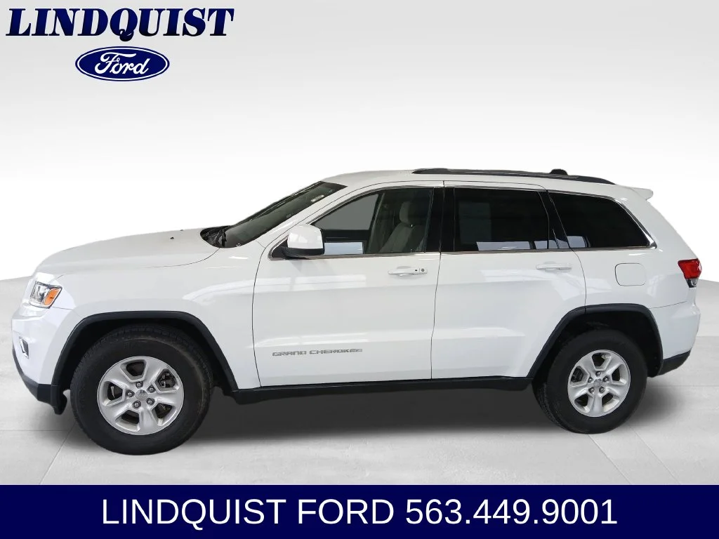 Used 2015 Jeep Grand Cherokee Laredo E with VIN 1C4RJEAG2FC131631 for sale in Bettendorf, IA