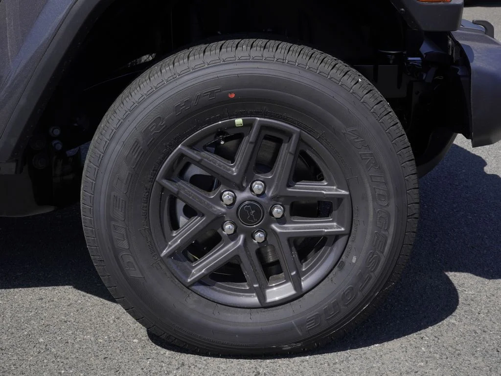 New 2026 Granite Crystal Metallic Clearcoat Jeep Sport S image 10
