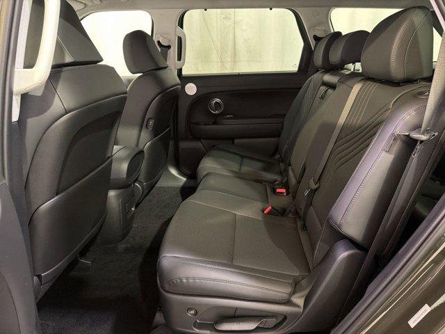 New 2026 Titan Green Hyundai SEL 8P image 18