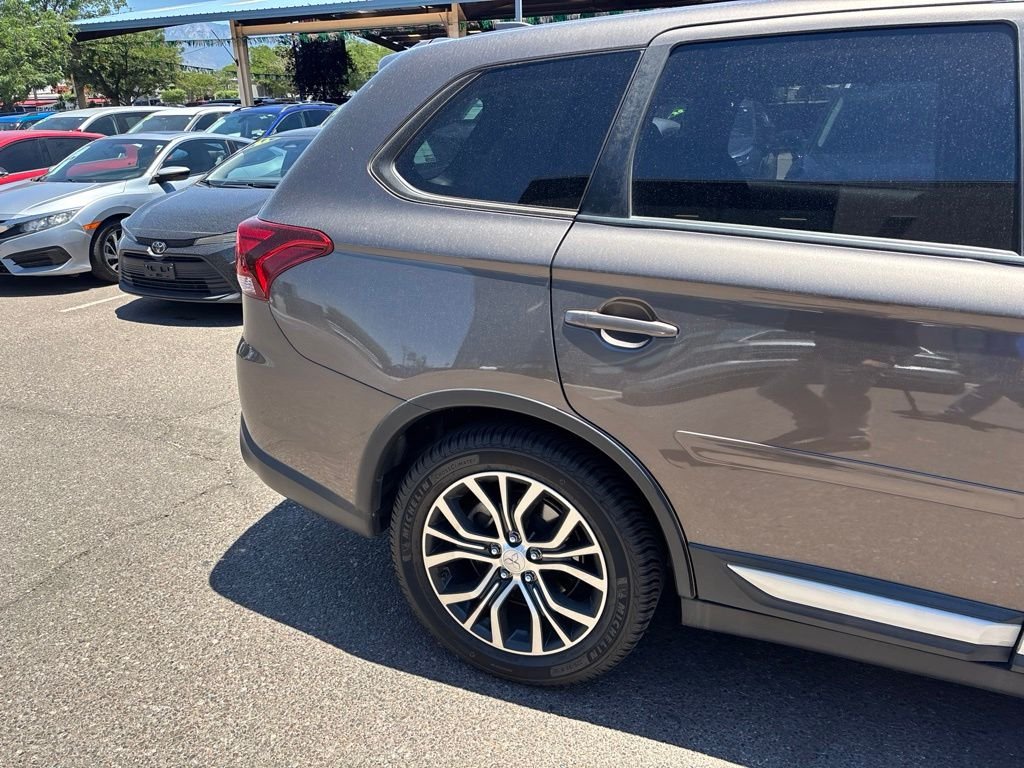 Used 2017 Brown Mitsubishi SE image 17