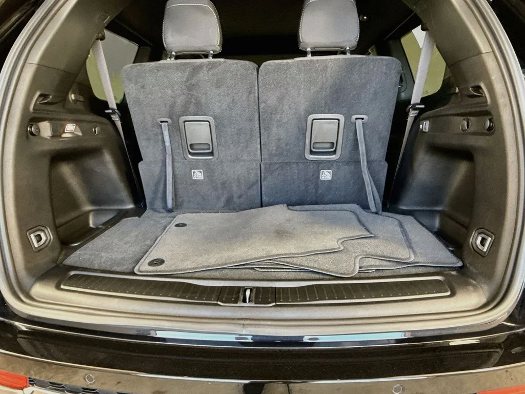 Used 2024 Black Jeep Laredo image 25