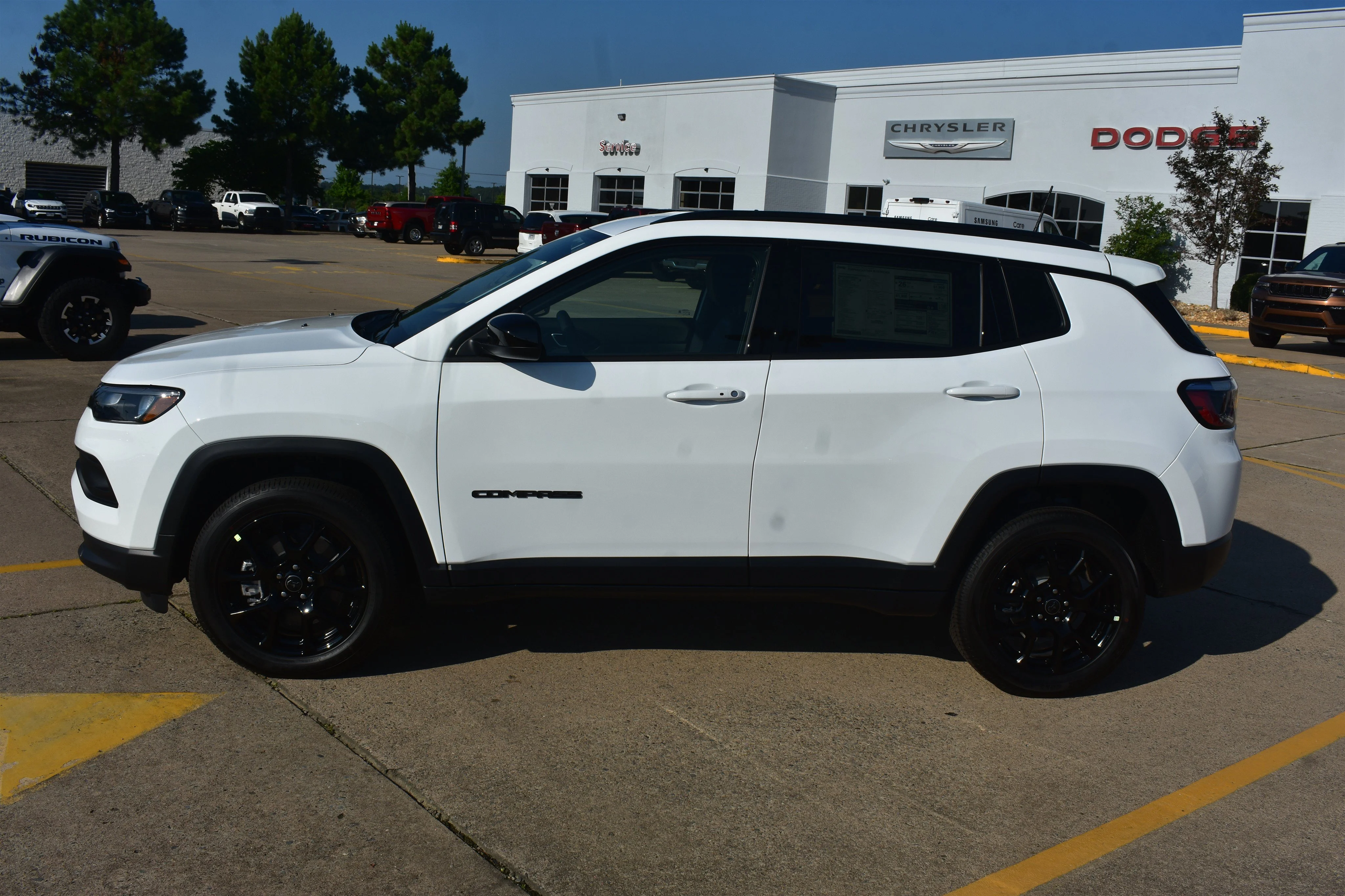 New 2026 Bright White Clearcoat Jeep Latitude Altitude image 9