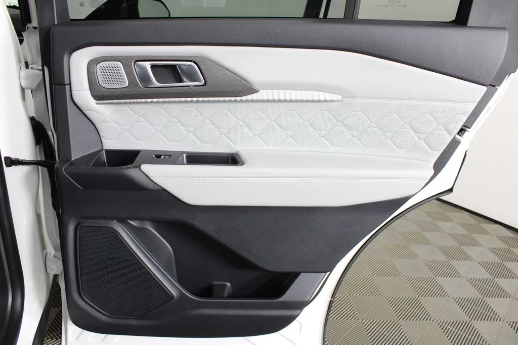 New 2026 White Ford Platinum image 11
