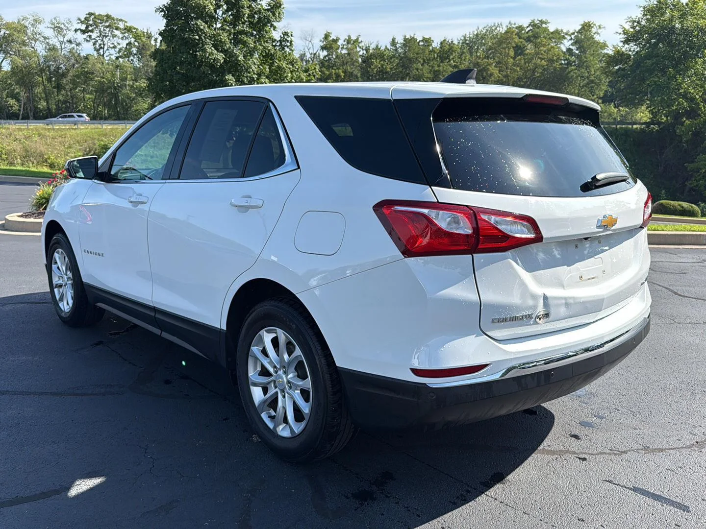 Used 2018 Summit White Chevrolet LT image 3