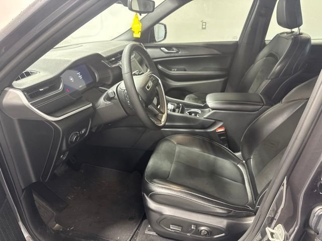 Used 2024 Gray Jeep Altitude X image 12