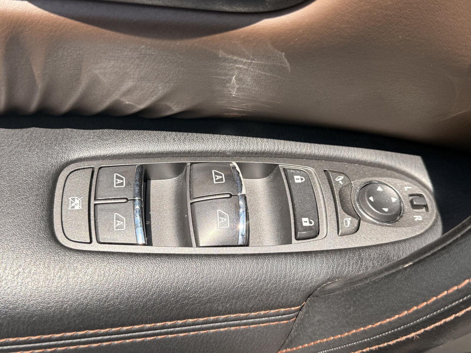 Used 2018 Super Black Nissan Platinum image 14