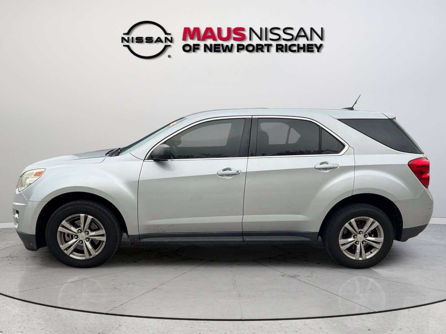 Used 2015 Silver Ice Metallic Chevrolet LS image 4