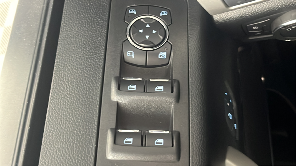 2017 Ford F-150 Lariat - Photo 29