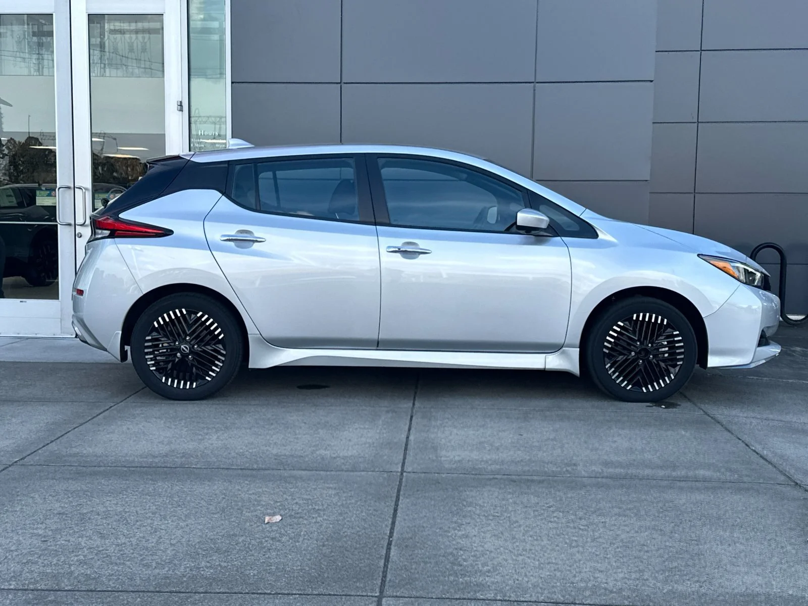 Used 2025 Brilliant Silver Metallic Nissan SV Plus image 3