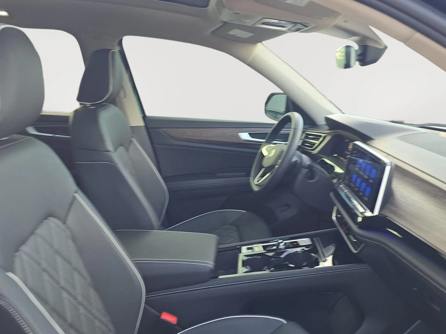 2026 Volkswagen Atlas SEL Premium R-Line - Photo 17