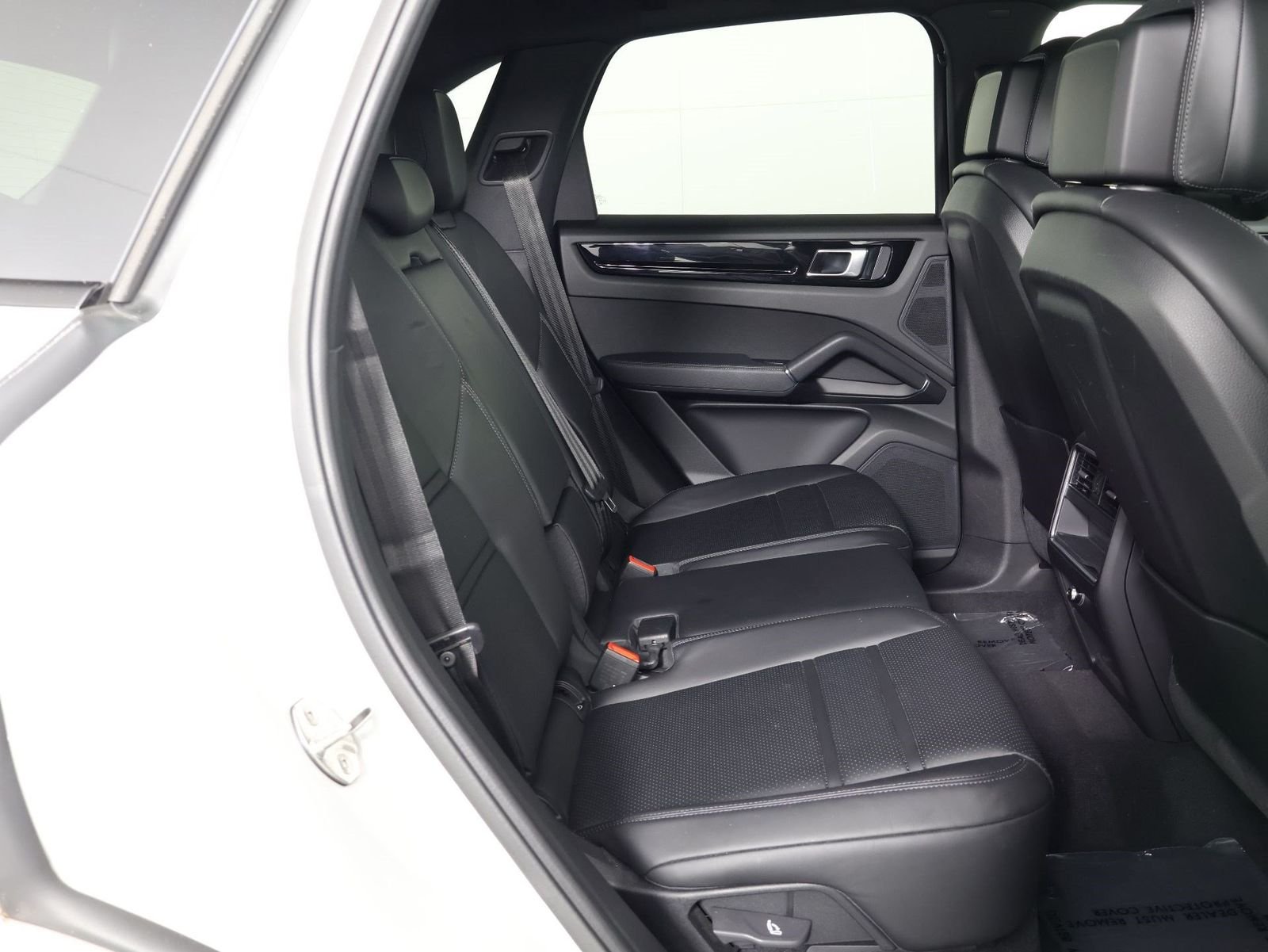 Certified Used 2023 Chalk Porsche  image 32