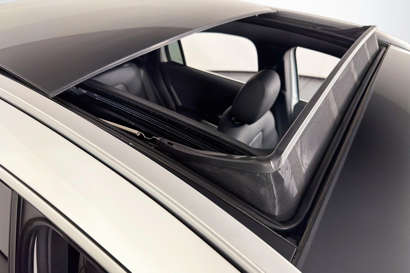 New 2026 Polar White Mercedes-Benz GLA 250 SUV image 21
