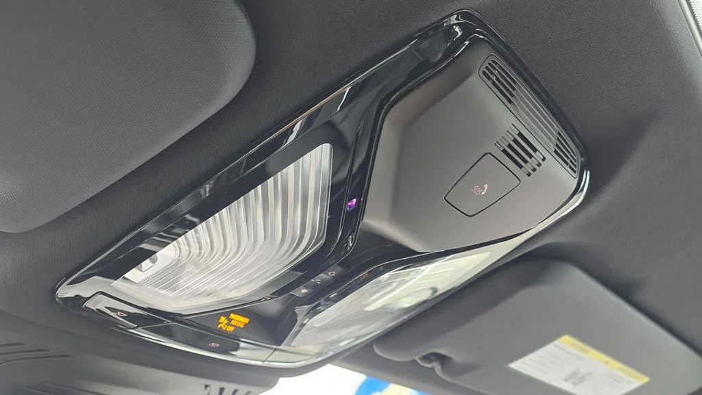 Used 2024 Black Sapphire Metallic BMW xDrive30i image 34