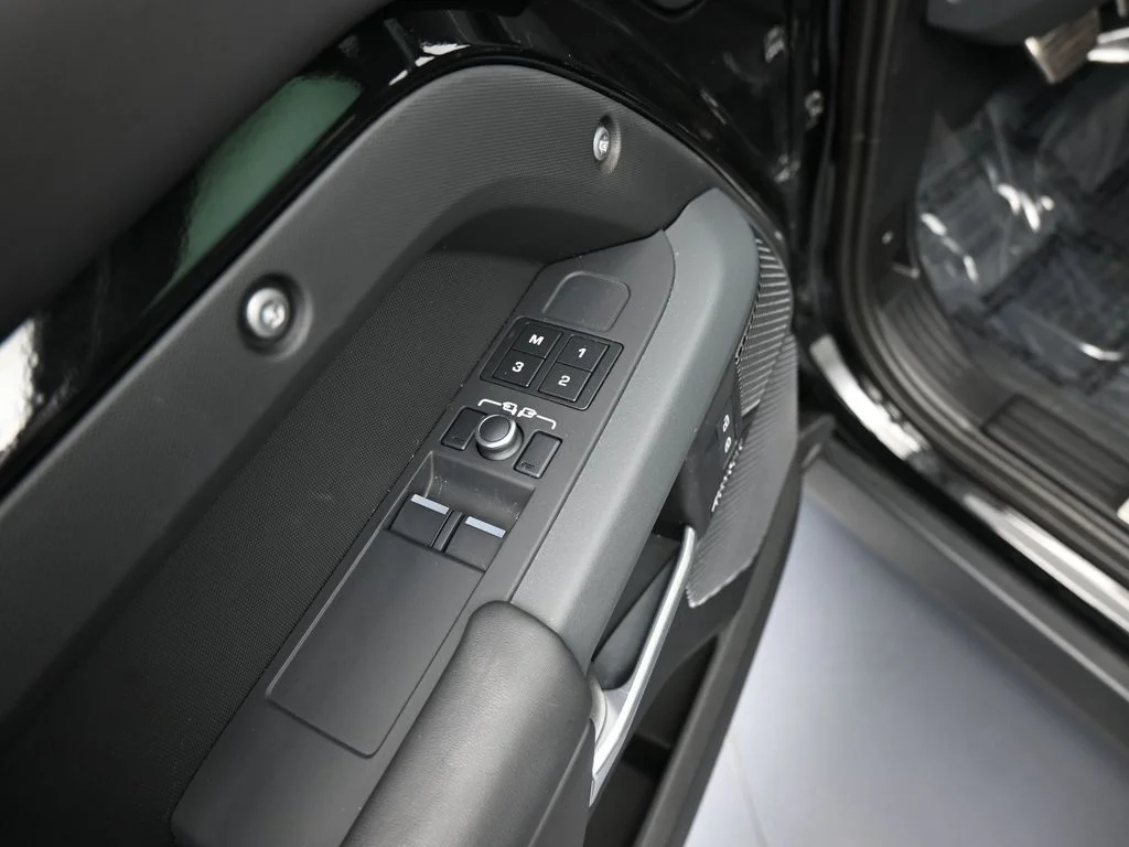 Used 2023 Black Land Rover X image 13