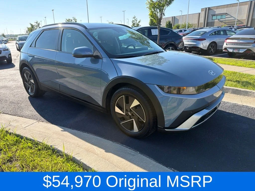 Used 2025 Blue Hyundai SEL image 1