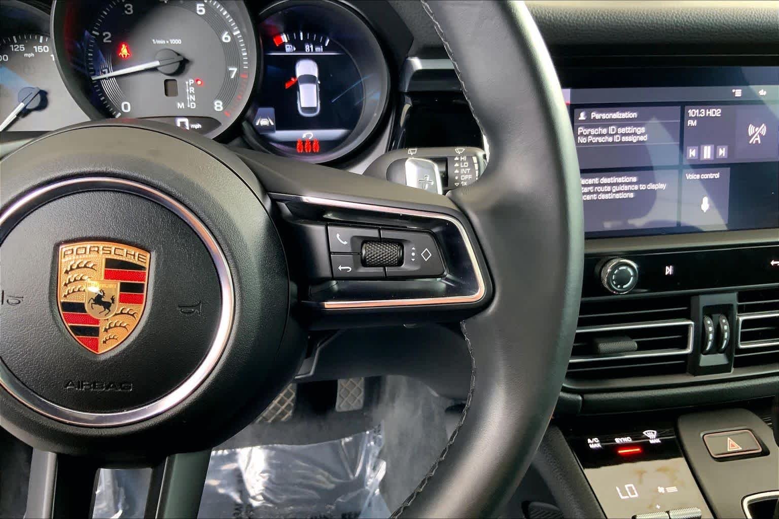 2022 Porsche Macan Base - Photo 25