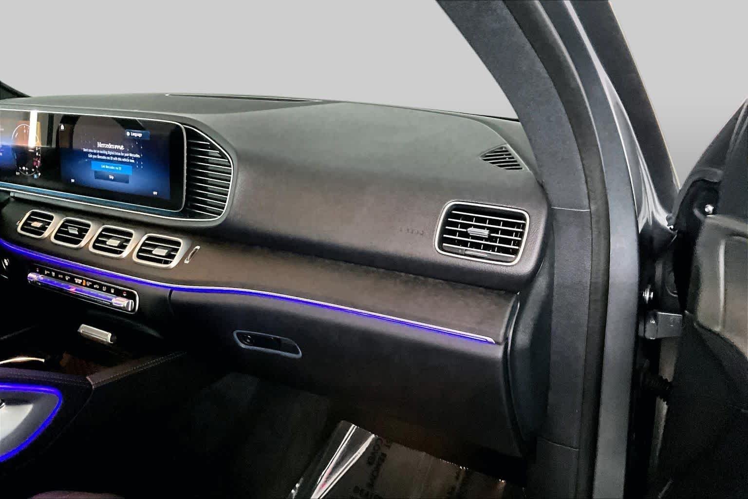 Used 2025 Selenite Grey Metallic Mercedes-Benz GLE 450e image 27