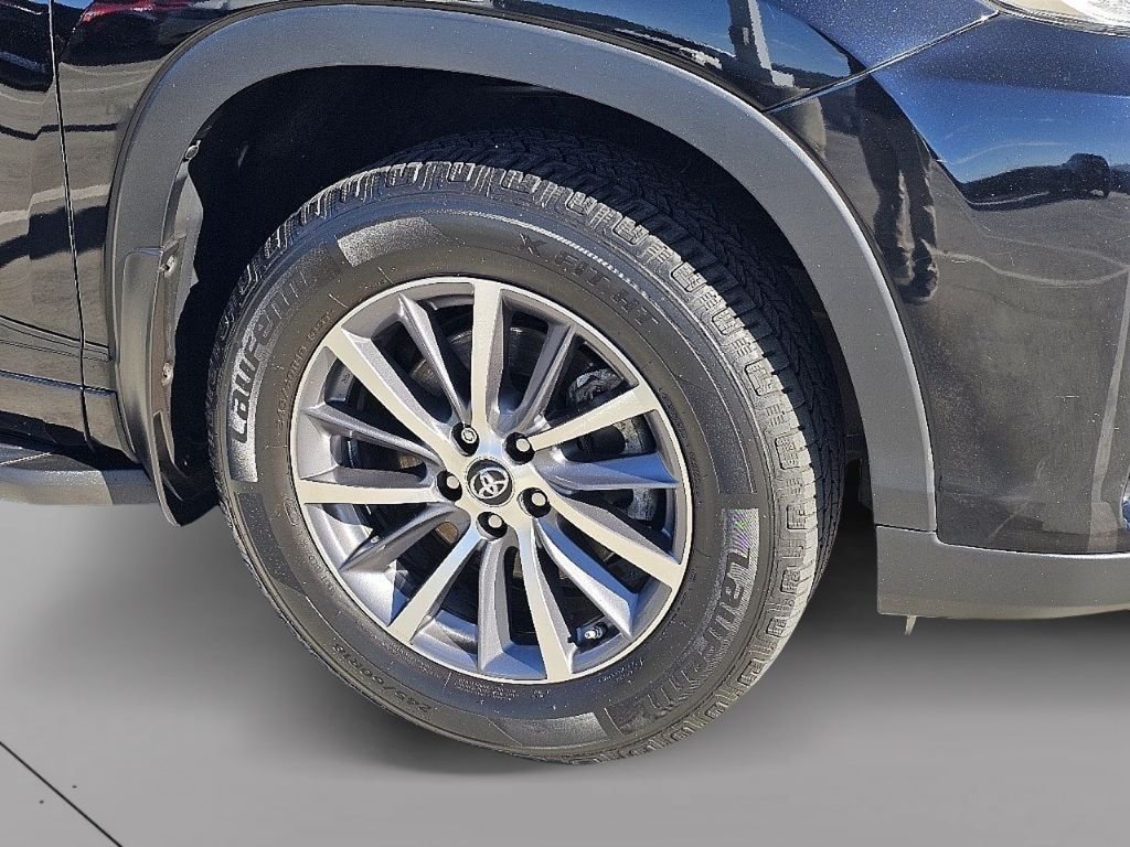 2017 Toyota Highlander XLE - Photo 8