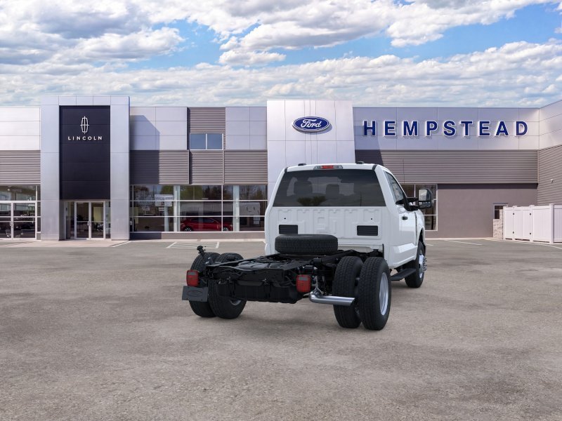 New 2025 Oxford White Ford F-350® XL image 8