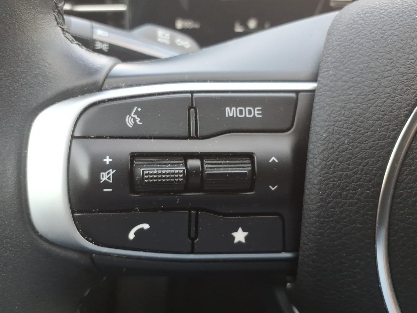 Used 2025 Interstellar Gray Kia EX image 15