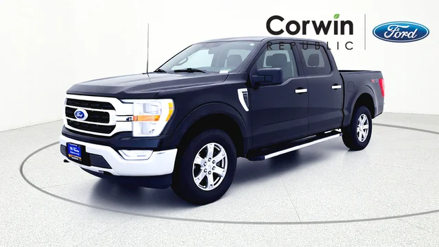 Certified Used 2023 Agate Black Metallic Ford XLT image 3