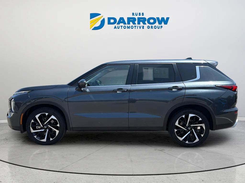 Used 2024 Gray Mitsubishi SE image 2