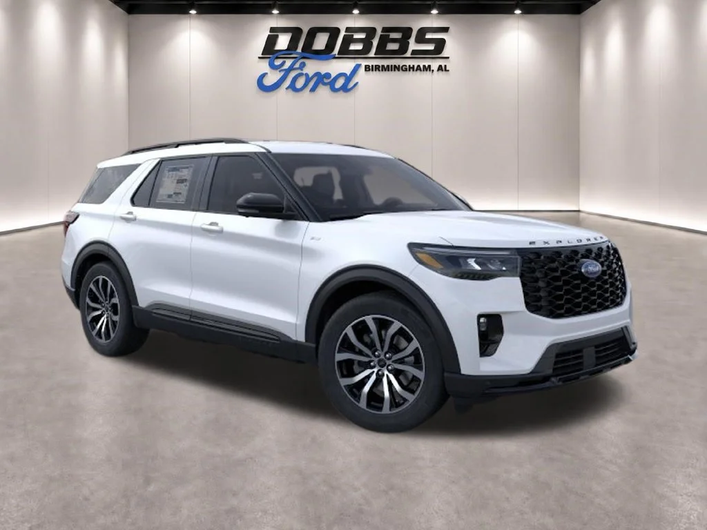 New 2026 Star White Metallic Tri-Coat Ford ST-Line image 1