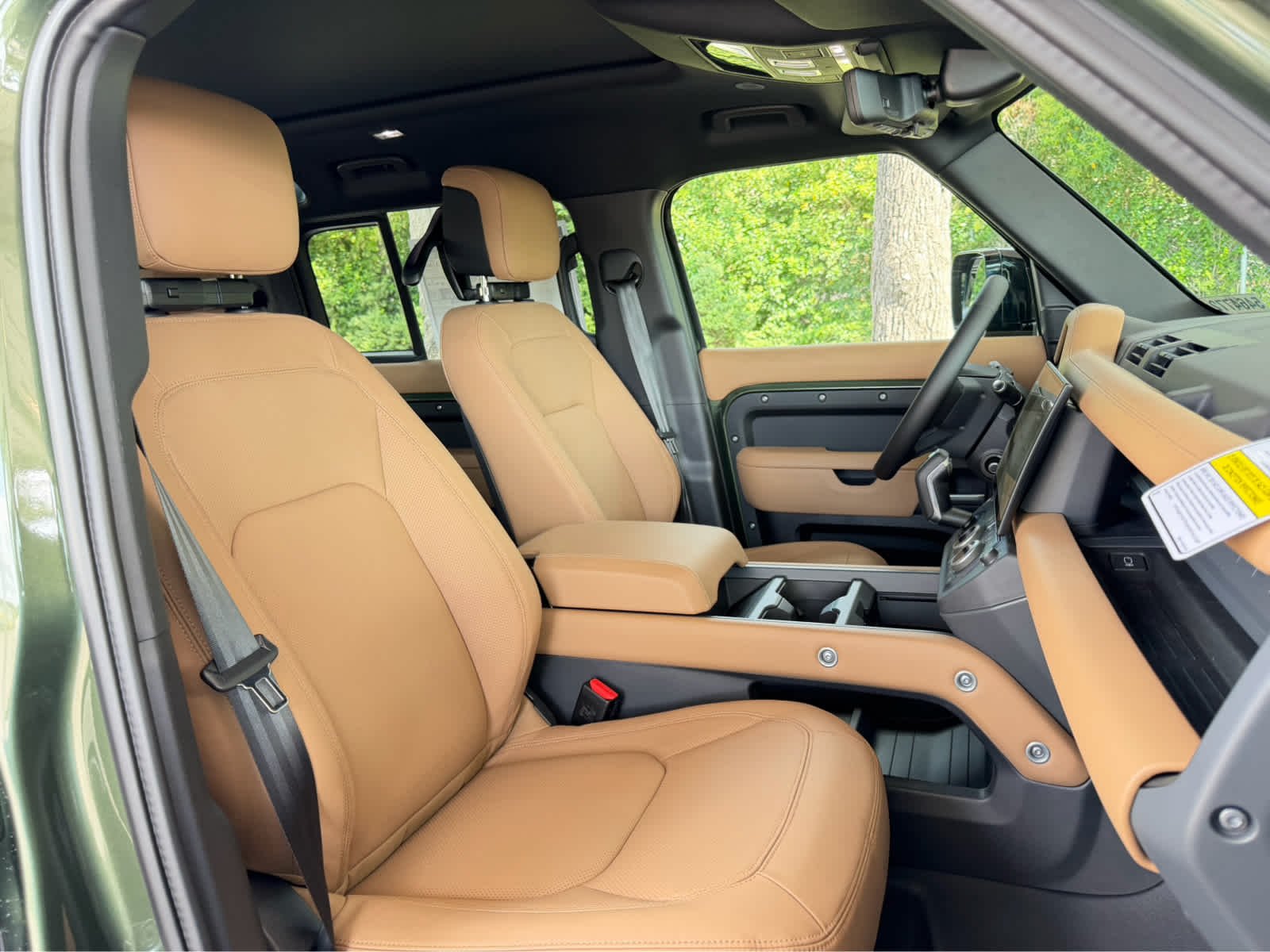 New 2026 Woolstone Green Land Rover X-Dynamic SE image 12