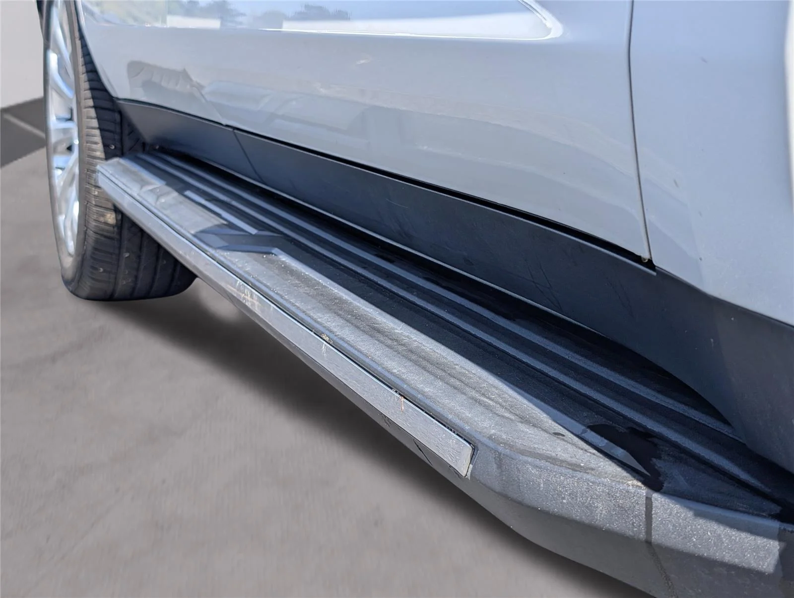 Used 2021 Iridescent Pearl Tricoat Chevrolet Premier image 39