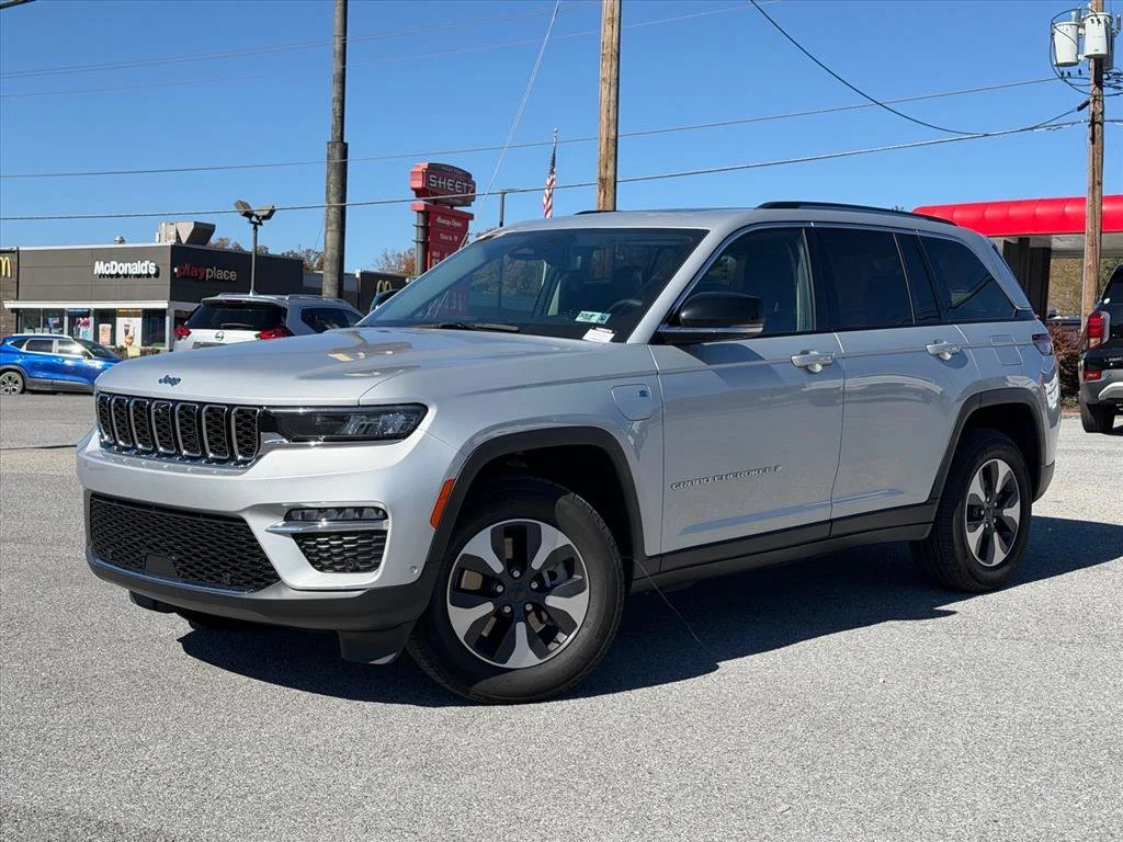 Used 2023 Silver Jeep 4xe image 2