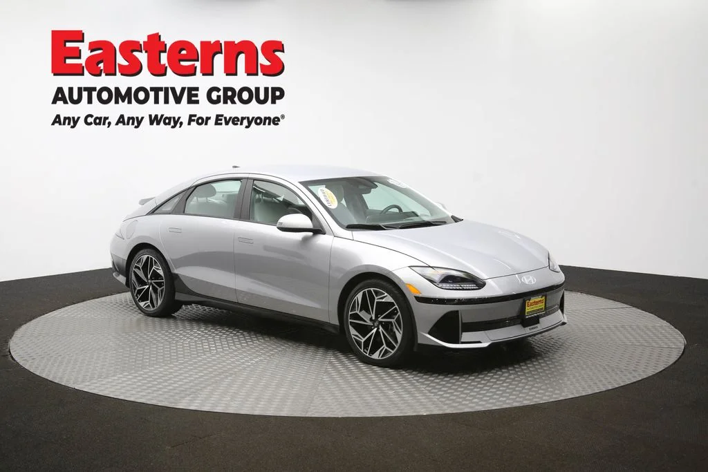 Used 2023 Silver Hyundai SEL image 48